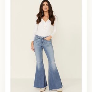 Shyanne Midrise Super Flare Jeans